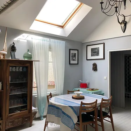 Maison Proche De La Кабур